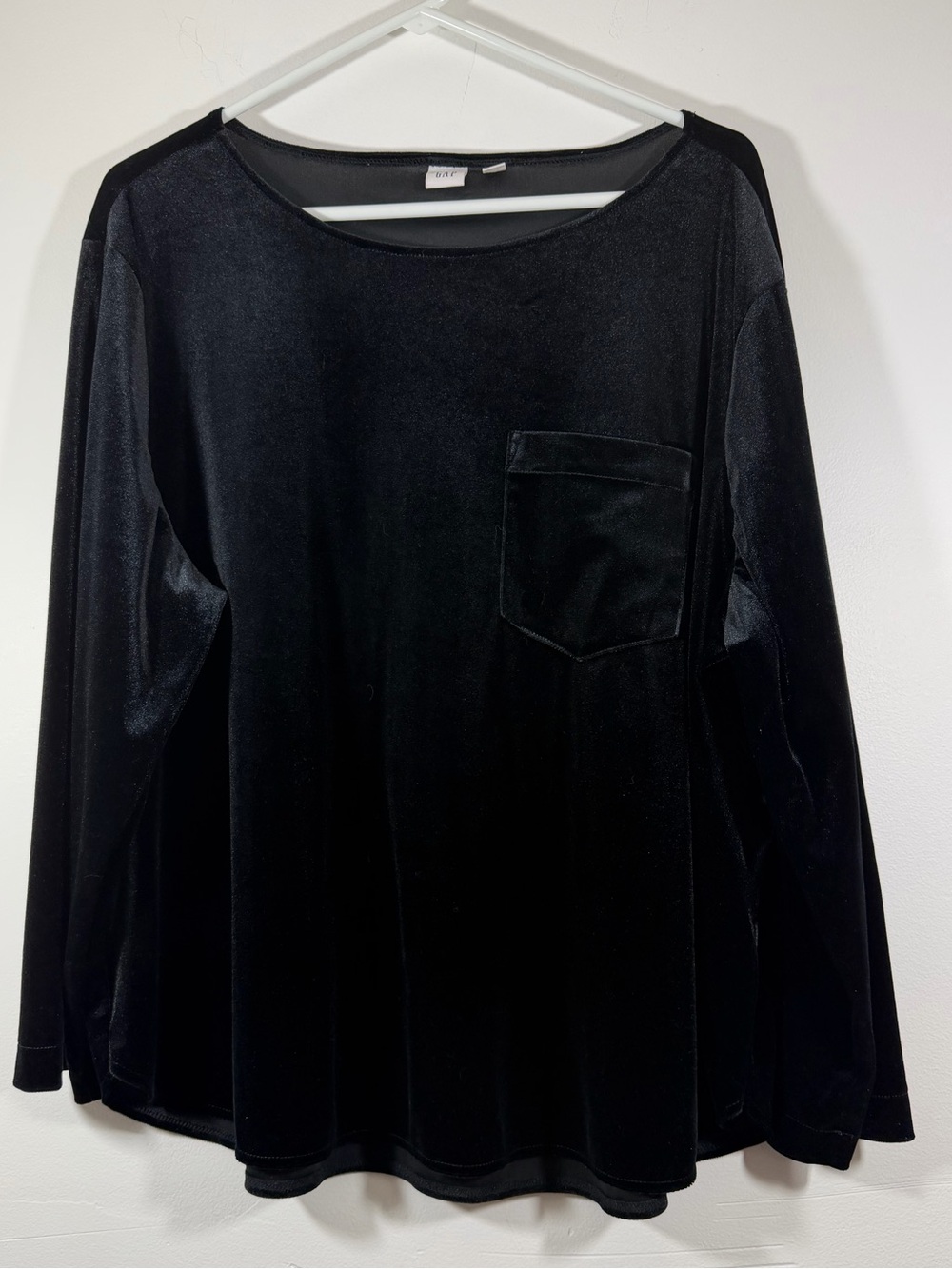 GAP Black Velvet Long-Sleeve Pocket Tee
